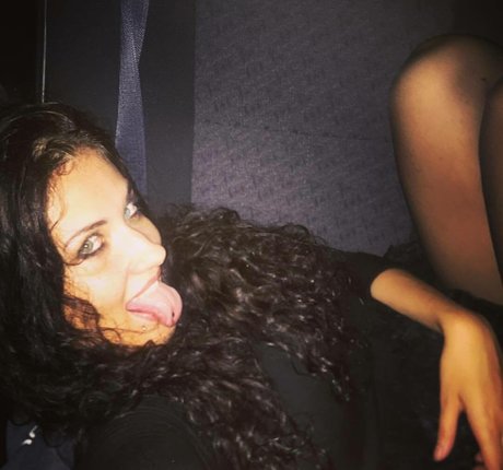 Anastasia Luna pretty model image