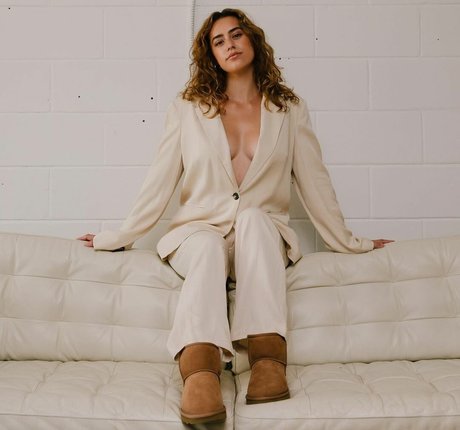 Paige Evans art star gallery