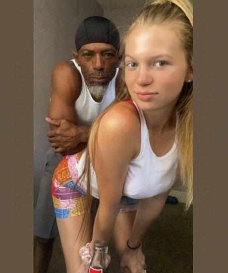 Unc Snowbunny pornstar exclusive pictures