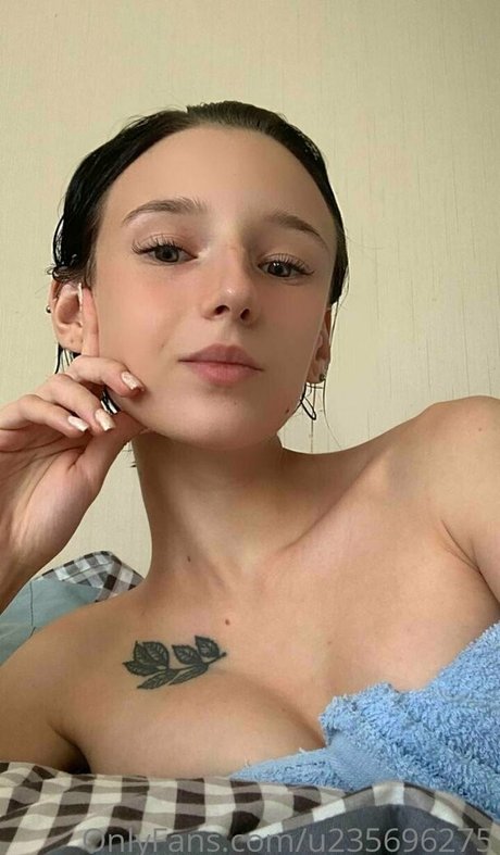 lily shine free model pic