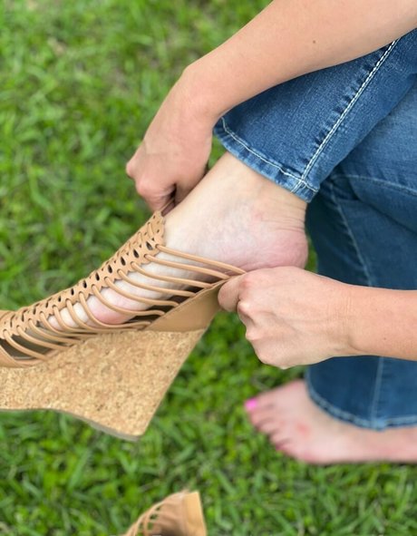 wifeyassandfeet model naked picture