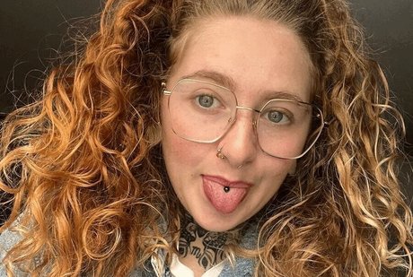 Maryjane Auryn star hot picture