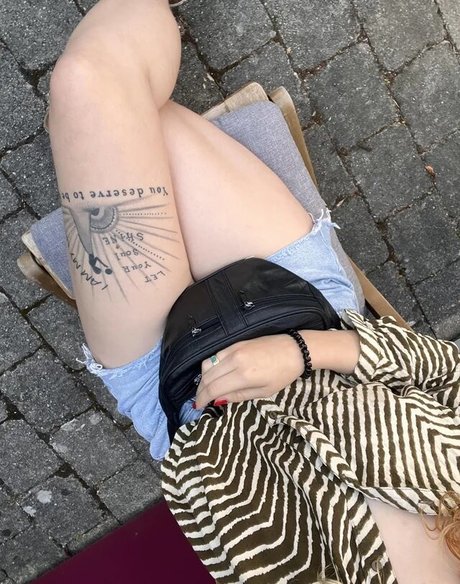 Maryjane Auryn naked actress archive