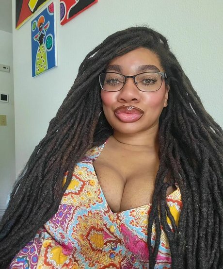 Locked Honey Princess top actress galleries