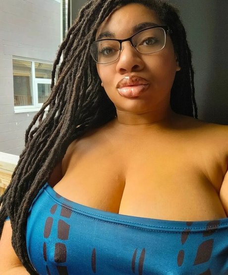 Locked Honey Princess star nudes images