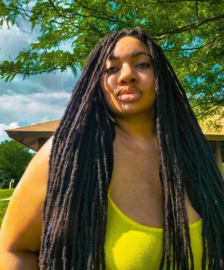 Locked Honey Princess pretty model photo