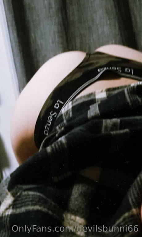 devilsbunni66 erotic model pictures