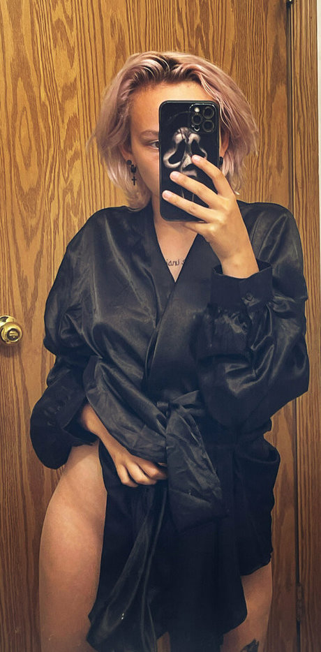 devilsbunni66 star high quality pictures