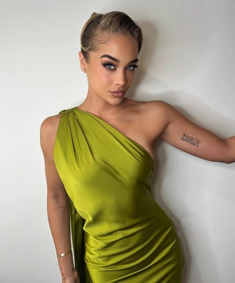 Jasmine Sanders star pretty gallery
