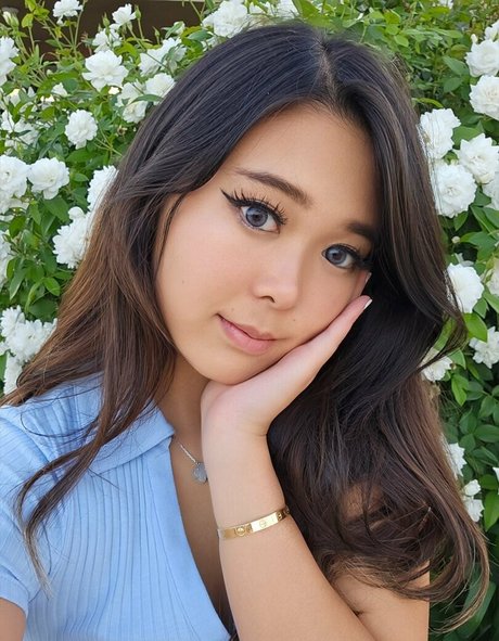 ExtraEmily erotic model images