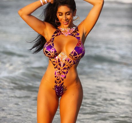 Jennelle Gordon xxx star pics