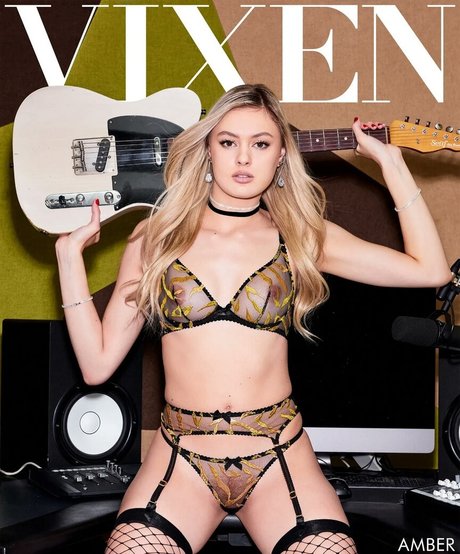 Amber Moore star naked pictures