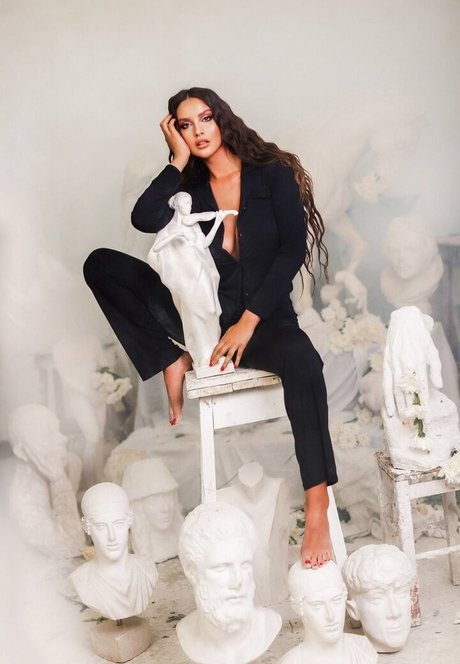 Oriola Marashi pornstar high quality photos