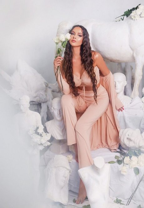 Oriola Marashi sex actress images