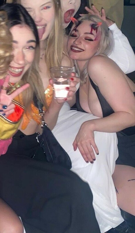 Nihachu model exclusive picture