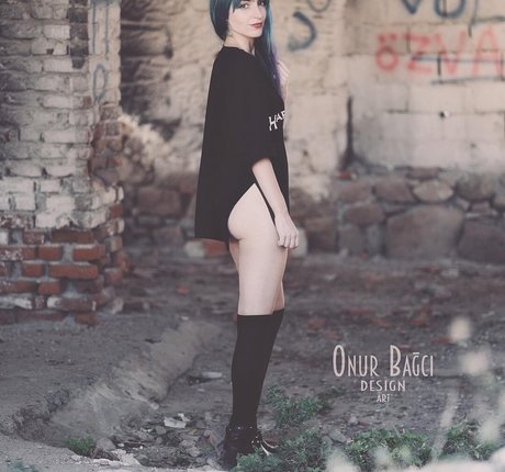 Aldreann nude actress img