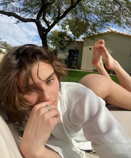 Bec Lauder exclusive model photos