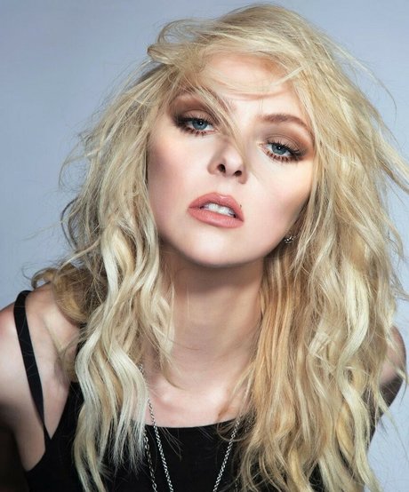 Taylor Momsen beautiful star photo