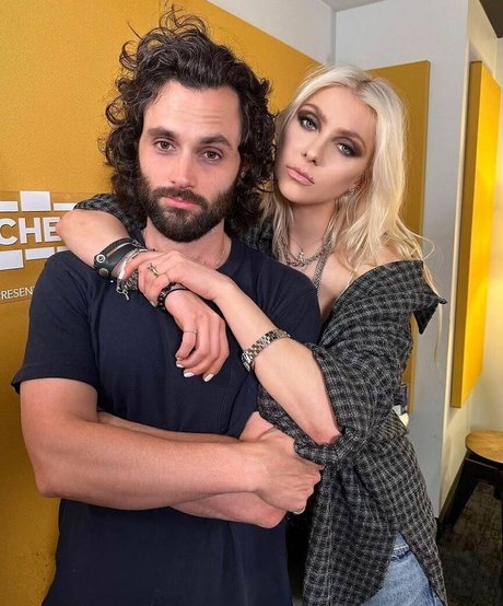 Taylor Momsen pretty star img