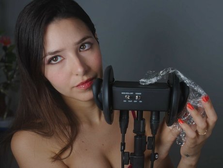 ASMR Glow free pornstar pictures