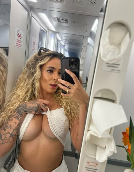 Shakibeach pretty model img