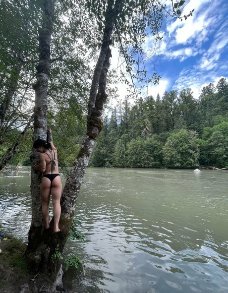 lizzysnyder18 model porn photo