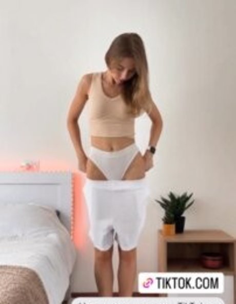 Mary Lvk star adult pics