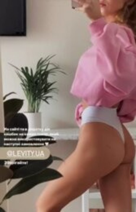 Mary Lvk pretty star photo