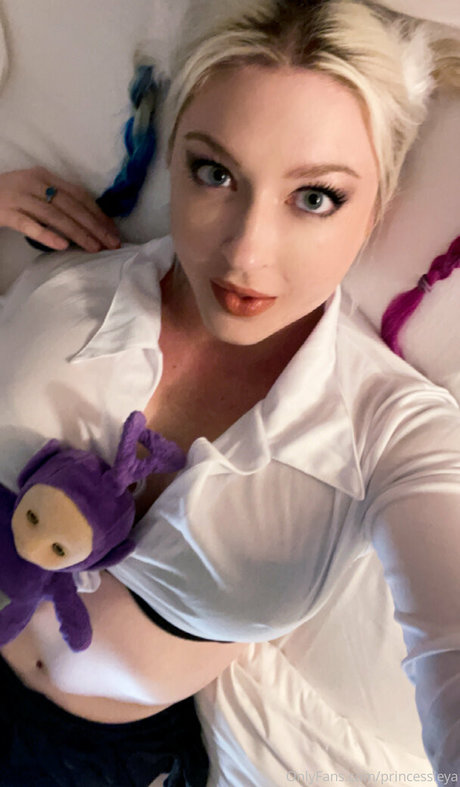 princessleya model erotic picture