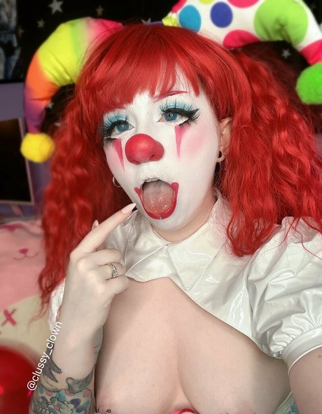clussytheclownfree pornstar picture