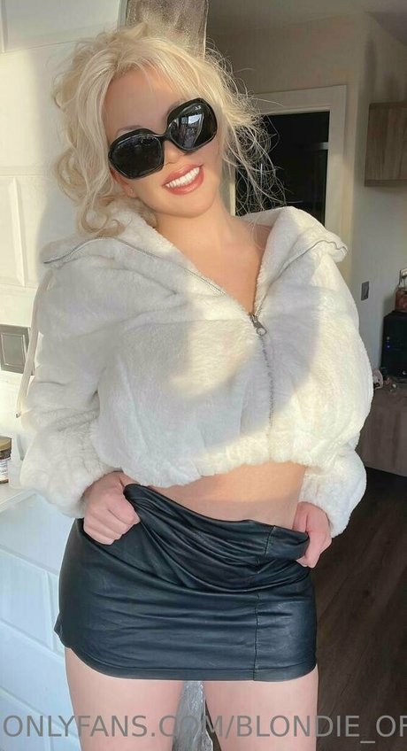 blondie oficial model beautiful pics