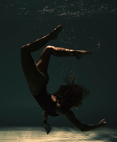 Marina Rebediuk naked model pic