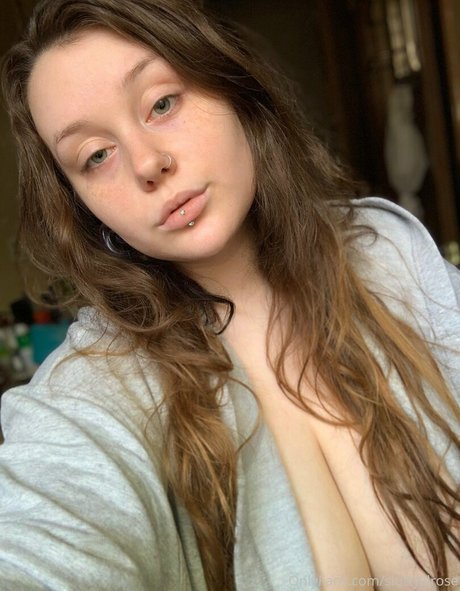 sluttylilrose sex pornstar pic