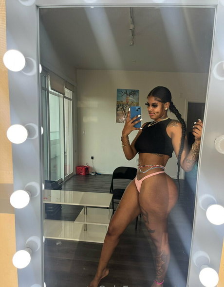 ariocean model erotic photo