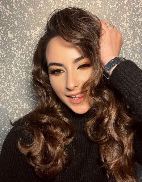 NaughtyCola star sexy pictures