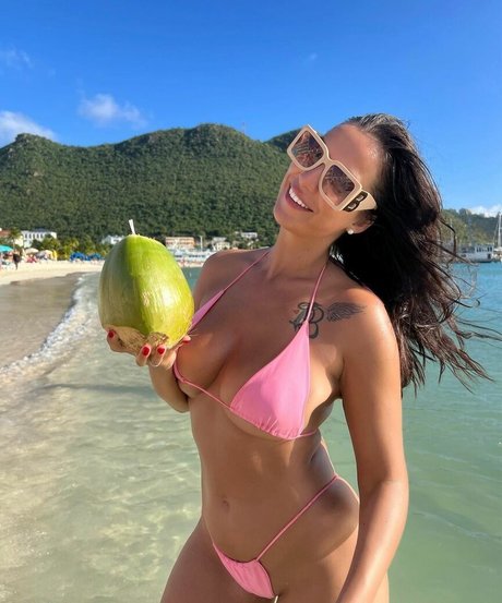 Bojana Stevanovic star perfect pic