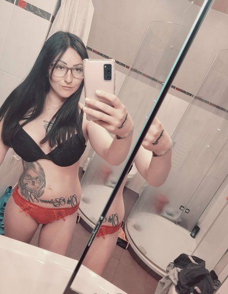 cheeky charlotte perfect star pictures