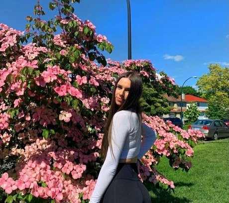 Daniela lzj top model pics