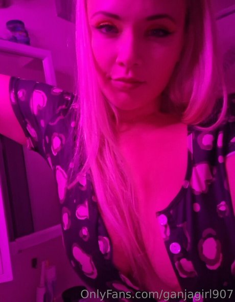 ganjagirl907 model pretty photos