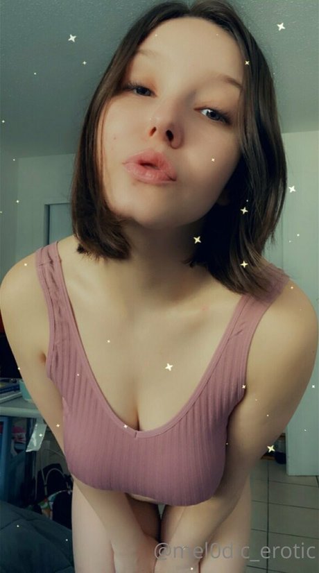 mel0dic erotic beautiful actress picture