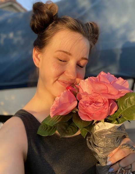 mel0dic erotic pornstar nude picture