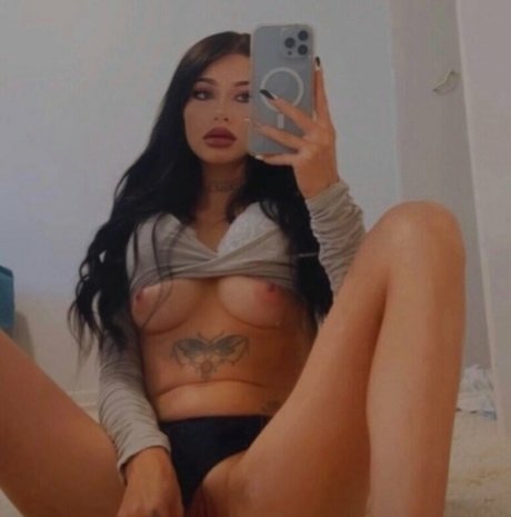 amandamaggie naked pornstar picture