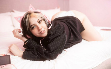 smutty bunny free star gallery