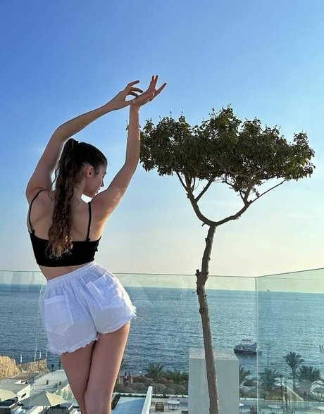 Stefania Deriabina model adult pic