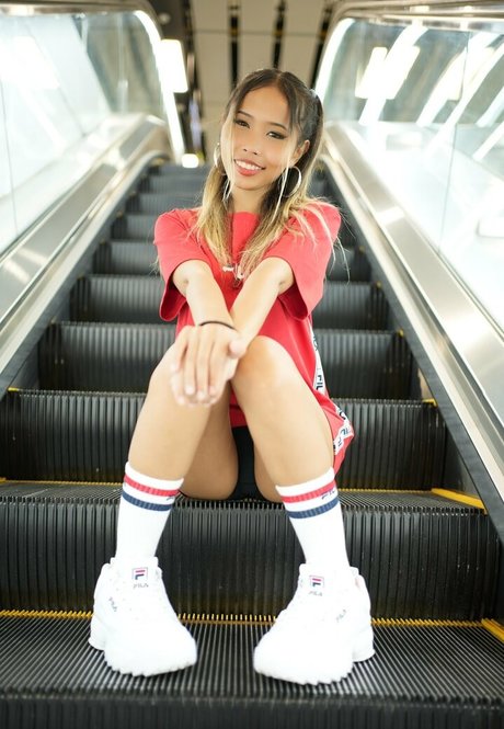 AlicexAllison adult model photos