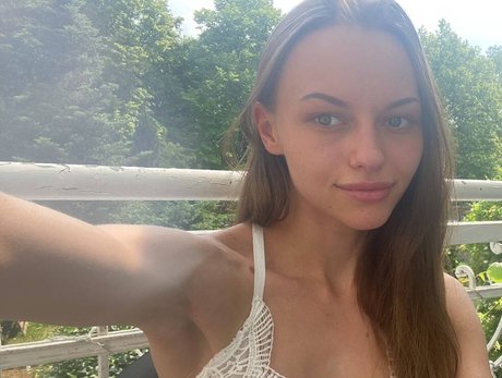 JasminaKlum pornographic model archive