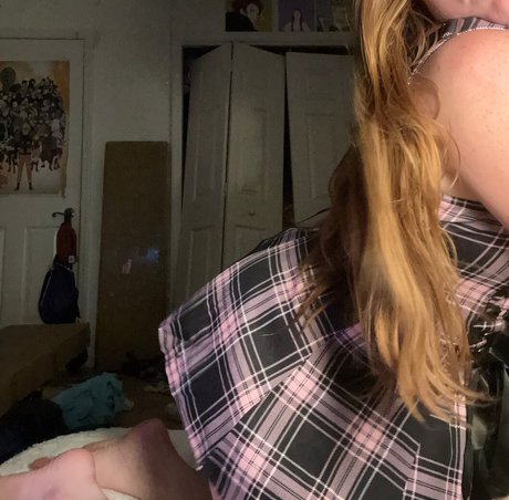 Thqtty erotic pornstar image