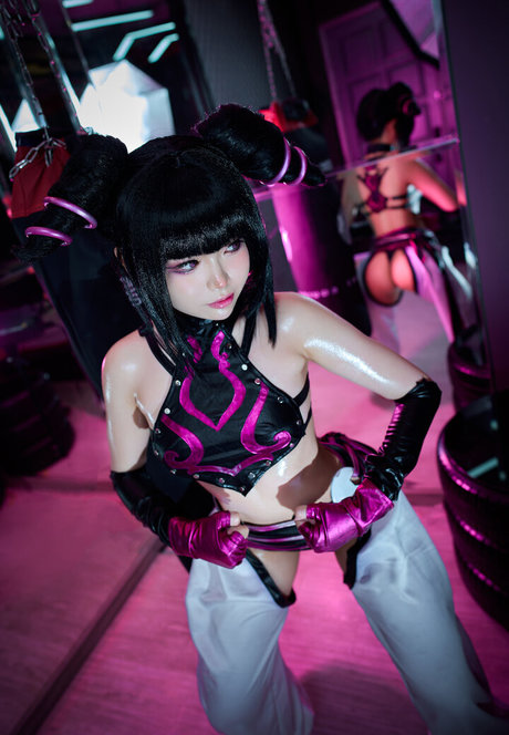 ZinieQ Cosplayer naked actress picture