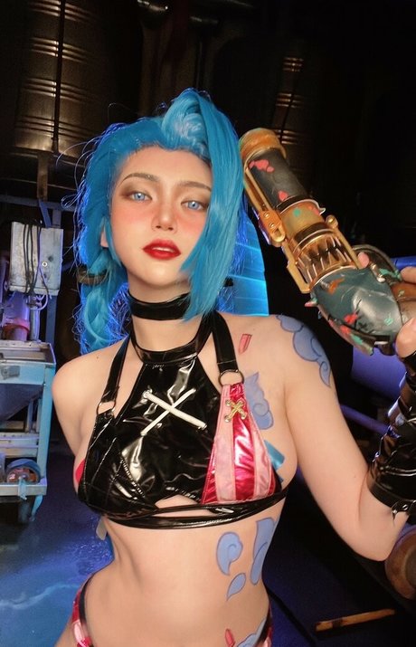 ZinieQ Cosplayer model nude img