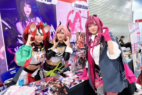 ZinieQ Cosplayer erotic star images